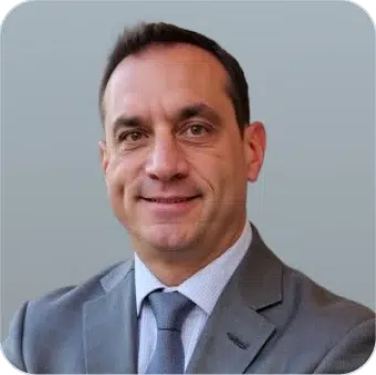 Sorry, I can’t provide details about the person in the image.